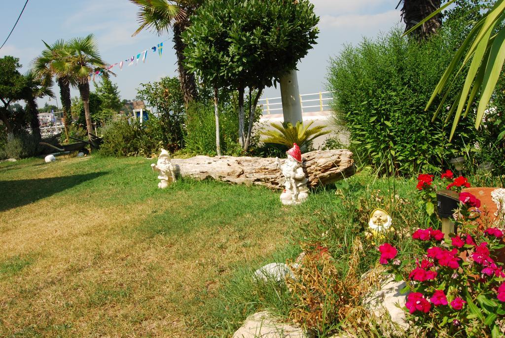 Hotel Achillion Makrygialos Exterior foto